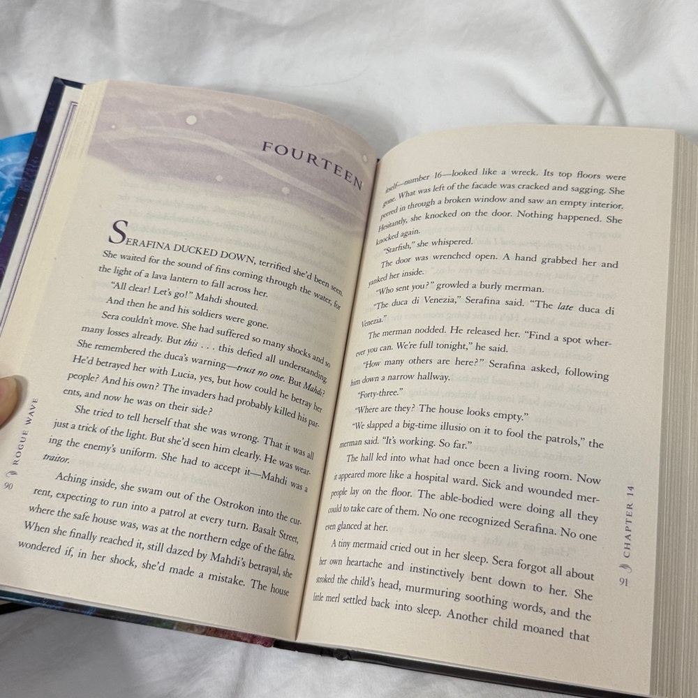 Waterfire Saga: Books 1-3 (Deep Blue, Rogue Wave, Dark Tide)- Jennifer Donnelly - Picture 11 of 13